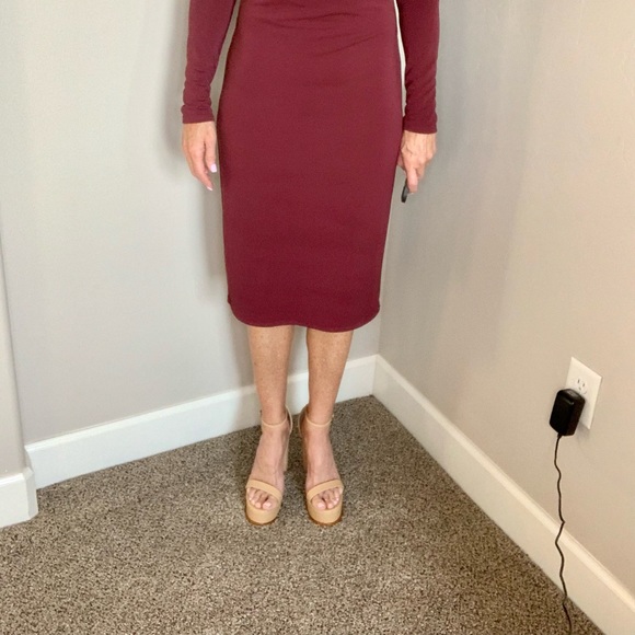 Not Yours To Keep, Amori MIDI Dress. PERFECT DRESS FOR A CHRISTMAS PARTY! - Picture 5 of 6